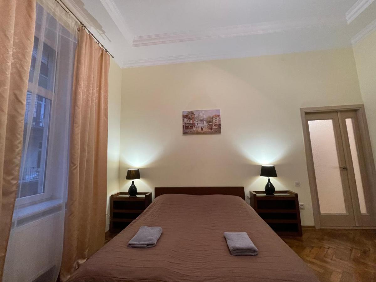 3 Rooms Apartments In The City Centr Lviv Exterior photo