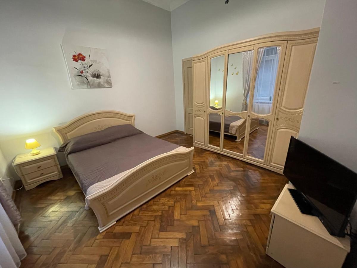 3 Rooms Apartments In The City Centr Lviv Exterior photo