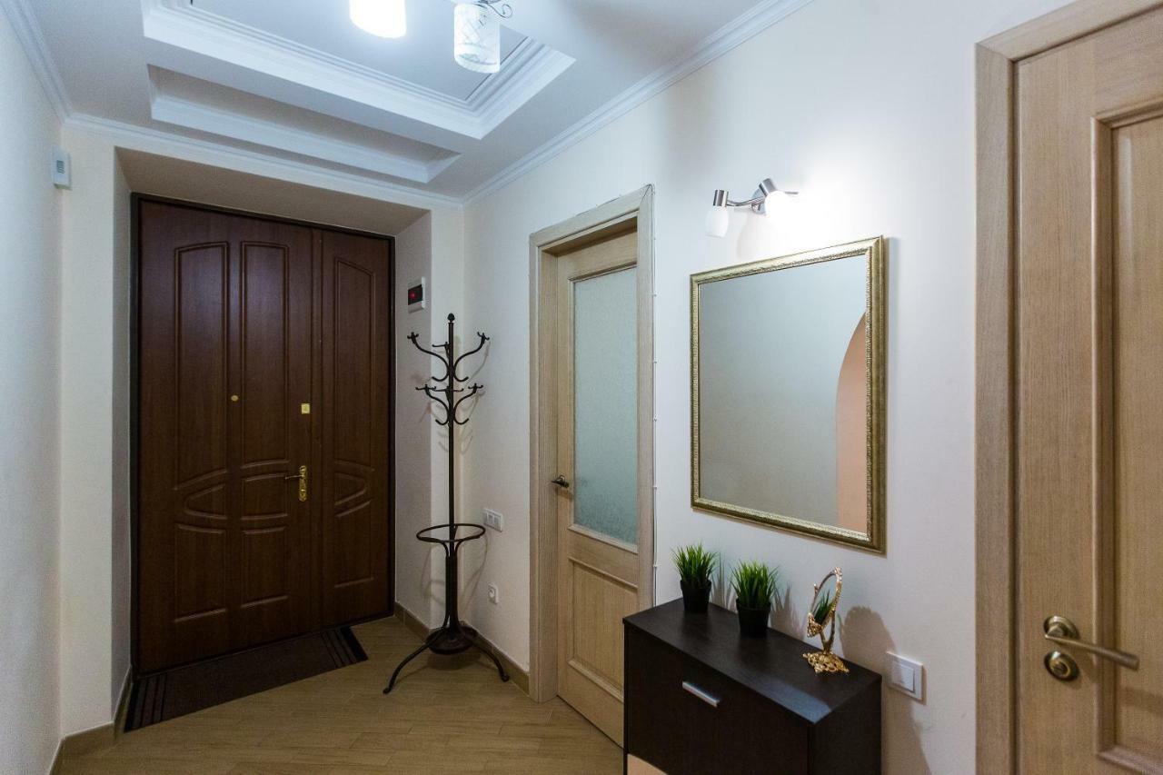 3 Rooms Apartments In The City Centr Lviv Exterior photo